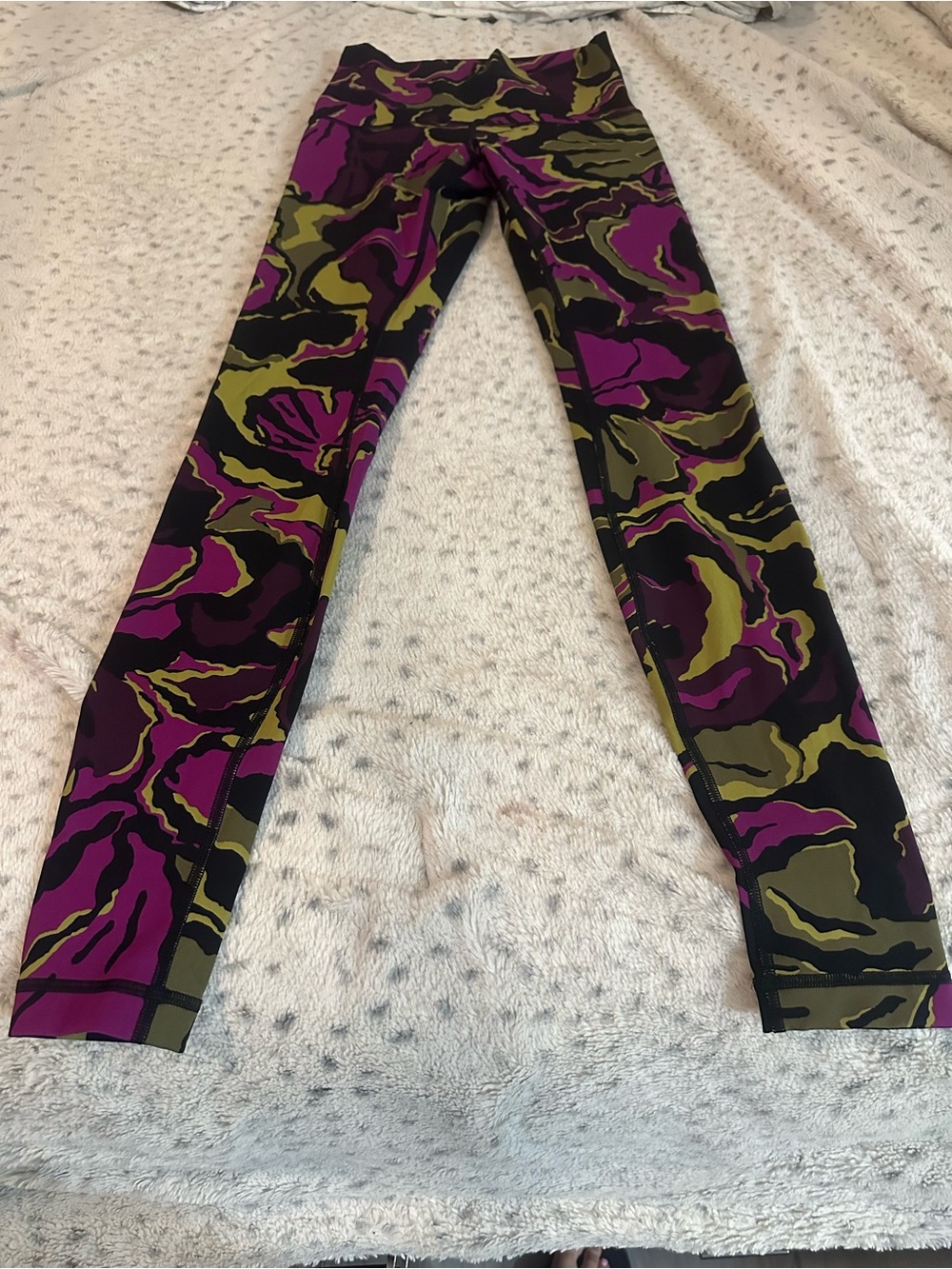 Like new Lululemon Purple & Olive Patterned Leggings